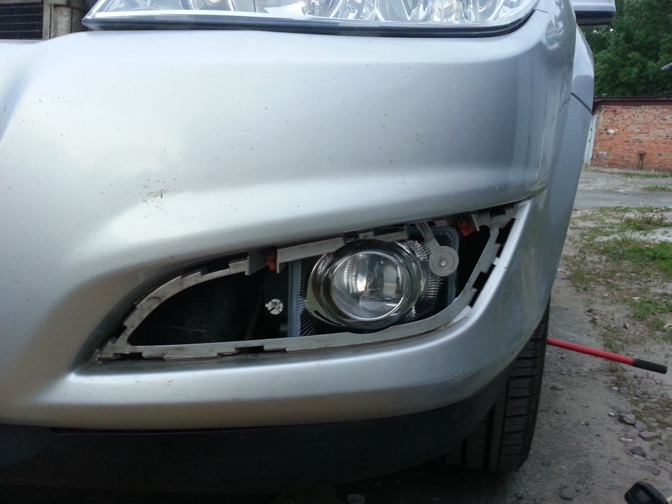 Замена лямпы супрацьтуманнай фары (Опель Астра H 2004-2009: Электраабсталяванне: