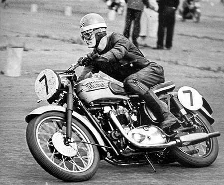 Мотоцикл triumph 900 thruxton 900. Смотреть фото Мотоцикл triumph 900 thruxton 900. Смотреть картинку Мотоцикл triumph 900 thruxton 900. Картинка про Мотоцикл triumph 900 thruxton 900. Фото Мотоцикл triumph 900 thruxton 900