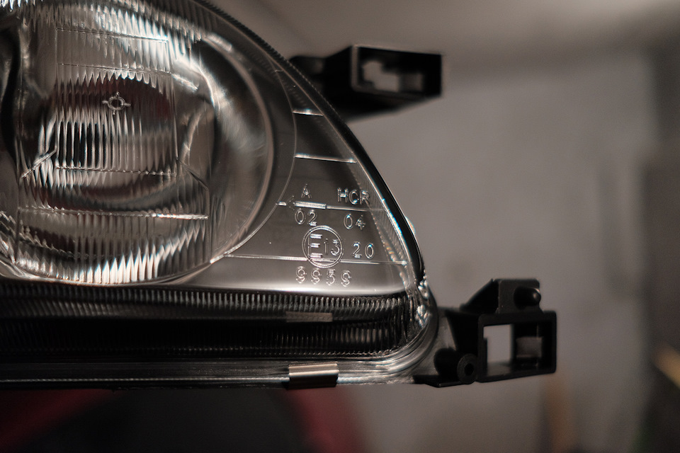 Маркировка на фаре, вдруг кому интересно — Toyota Avensis I