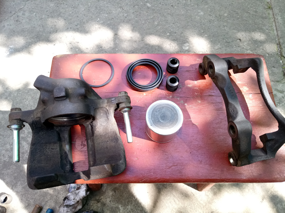 Клинят тормоза — не возвращается педаль тормоза и греется суппорт ...