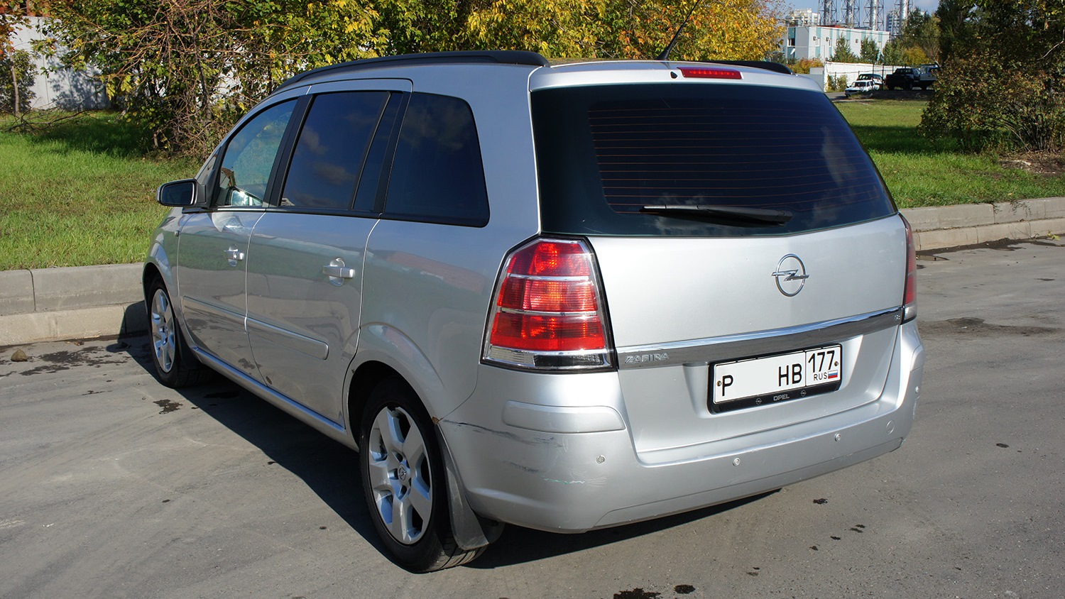 Зафира б парктроник. Zafira b парктроник. Opel Zafira b. Парктроники на Опель Зафира б. Задние парктроники Зафира б.