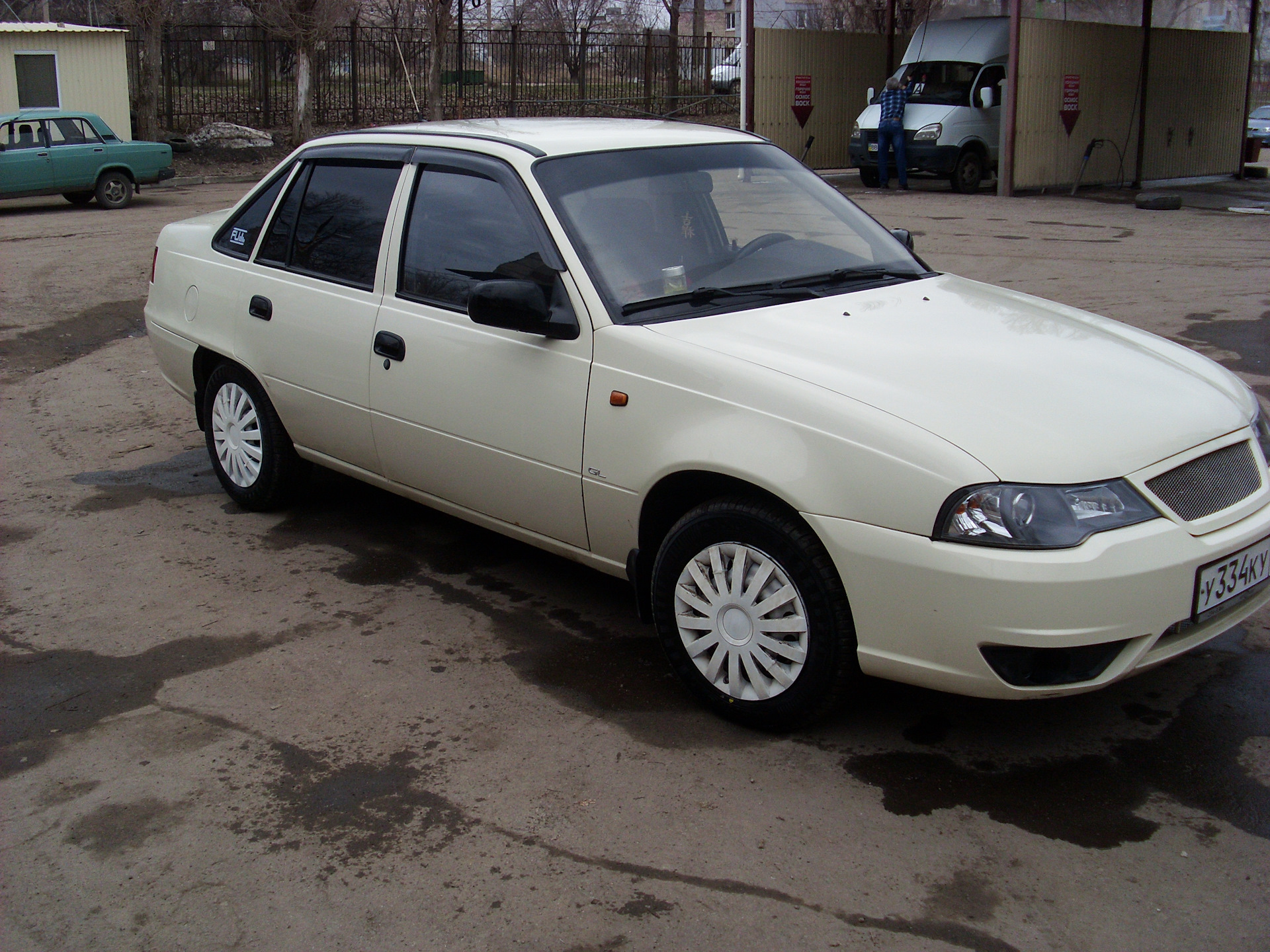 Тонировка — лопнуло стекло (+ новая резина) — Daewoo Nexia (N150), 1,5 л,  2010 года | поломка | DRIVE2