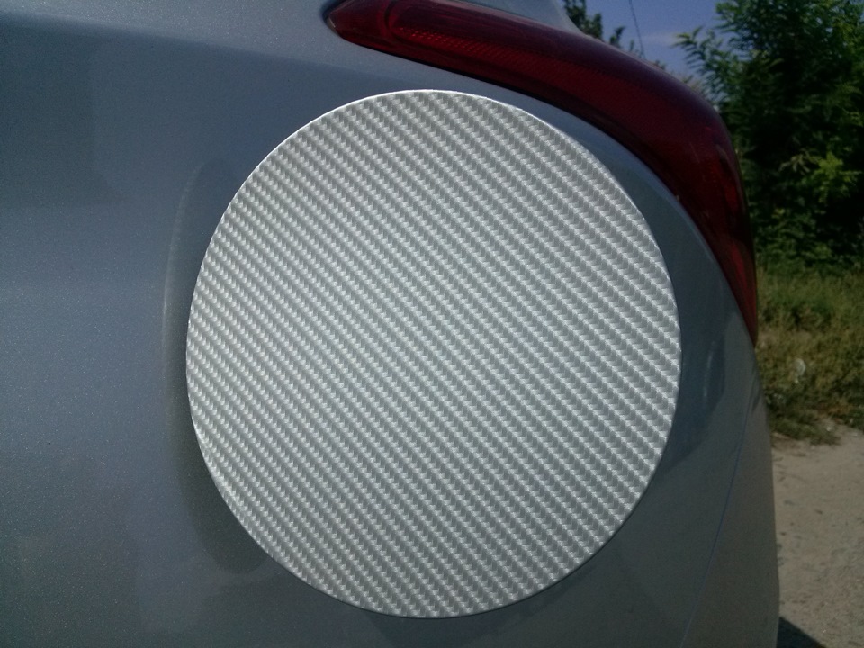 Лючок бензобака в пленку под карбон 4D. — Hyundai i30 (2G), 1,4 л, 2013 ...