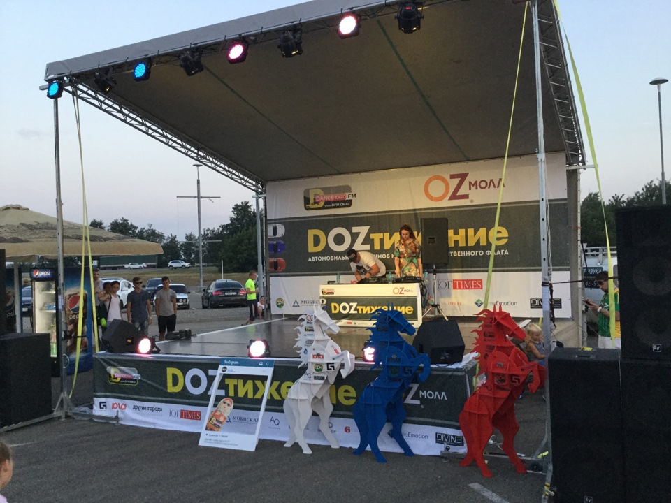 Все мероприятие поддерживали диджеи — Chevrolet Cruze (1G)