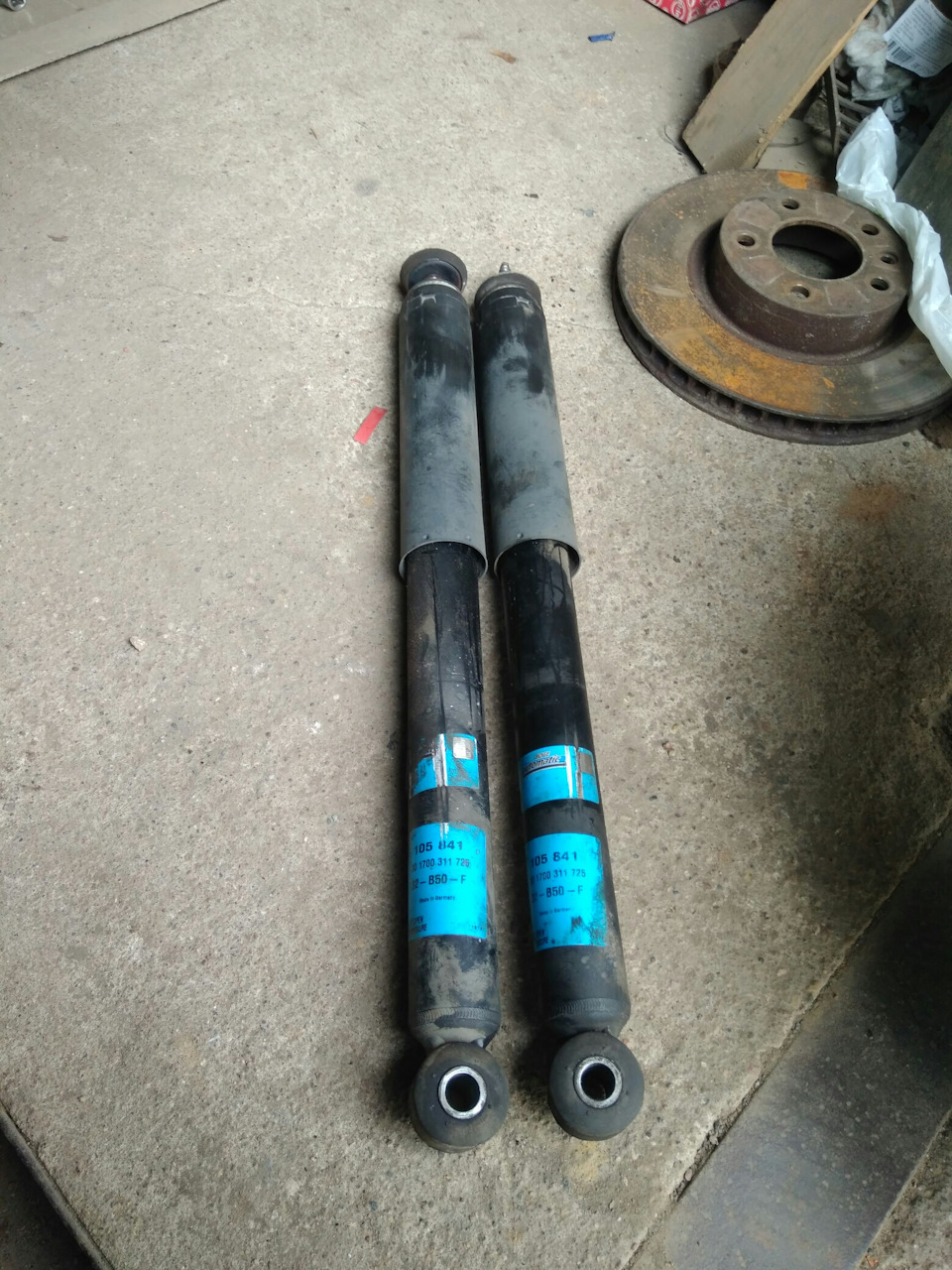 Меняем амортизаторы, диски, колодки, подушки редуктора — Opel Omega B ...