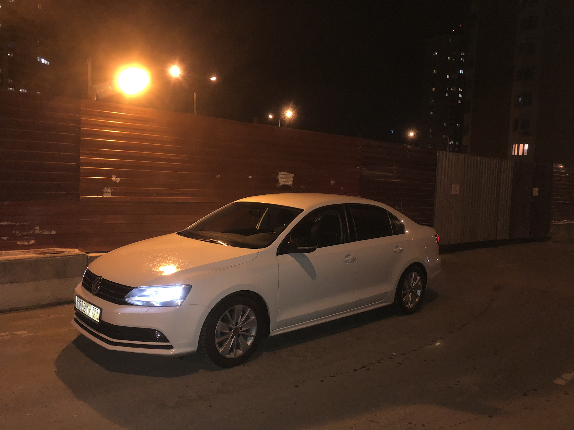 koito whitebeam в ближний свет и габариты — Volkswagen Jetta VI, 1,6 л ...