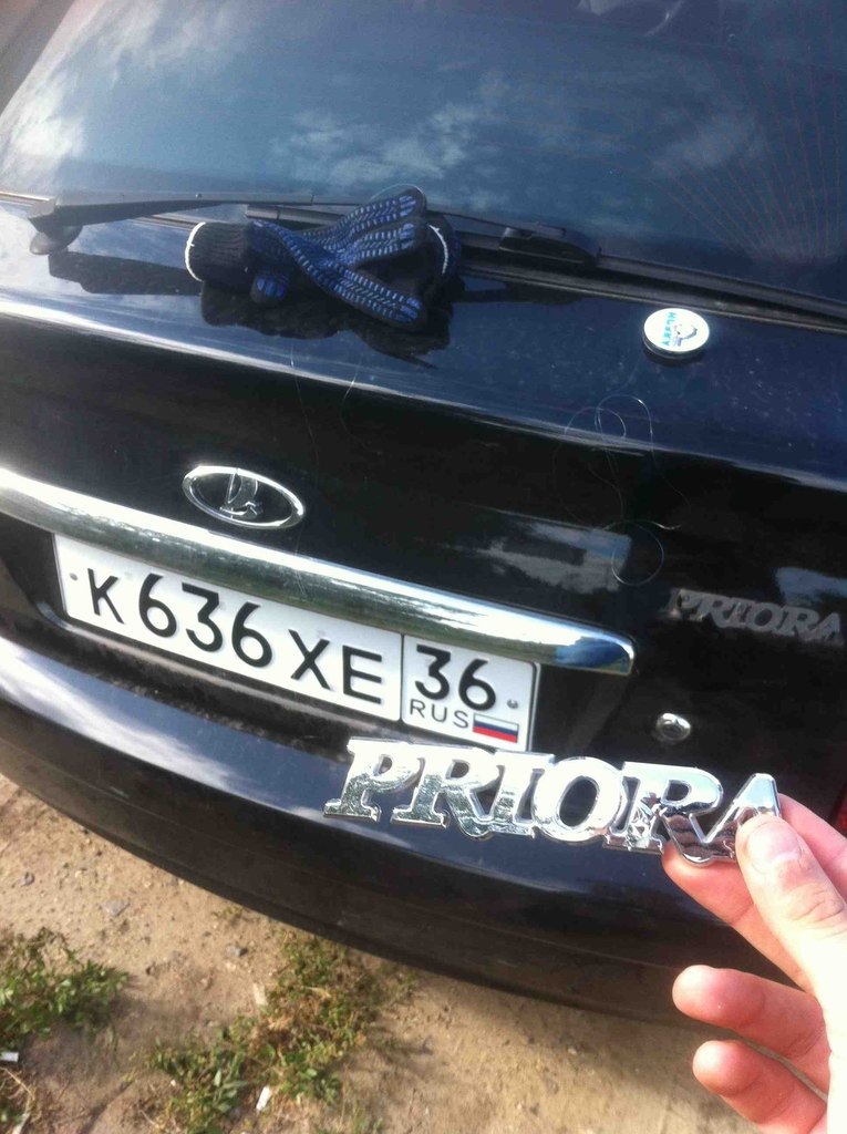 Как снять значок приора Снял значки - Lada Приора хэтчбек, 1,6 л, 2011 года прикол DRIVE2
