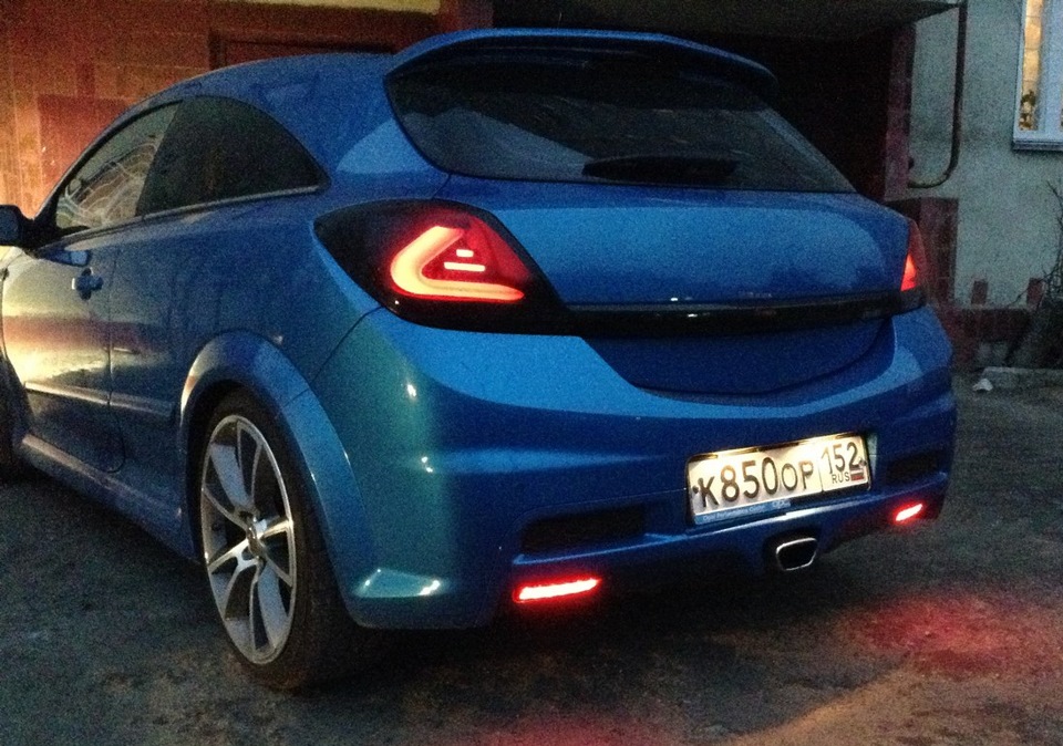 Tuning mode. Opel Astra h OPC. Opel Astra h GTC фары. Opel Astra h GTC фонари светодиодные.