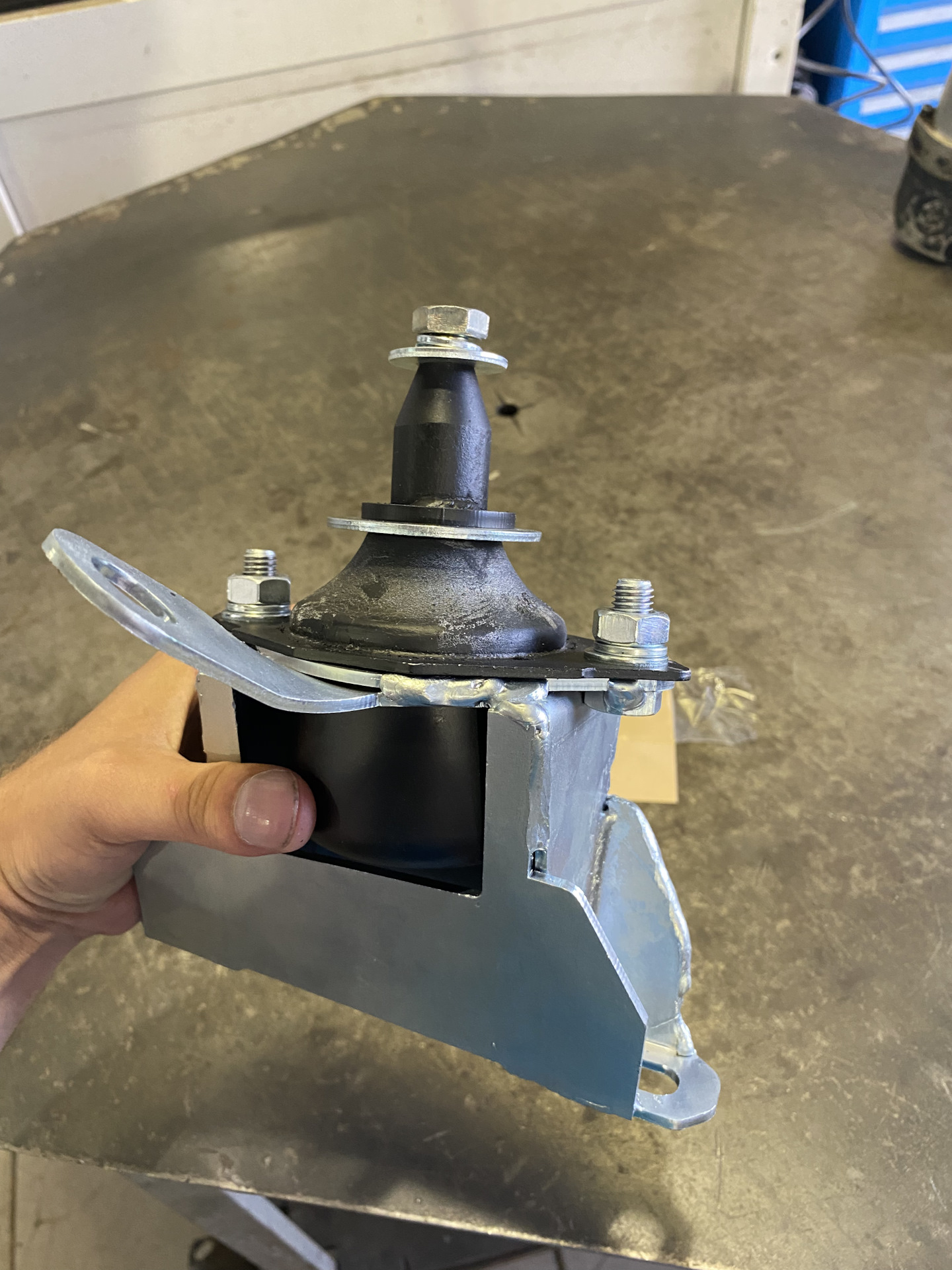 Подушка двс 1jz gte. Ролик сиденья наконечник опоры 2110-6814270 завод. Усиленные подушки двигателя ваз 2107. Кастом опоры двигателя. Опора для мотора.