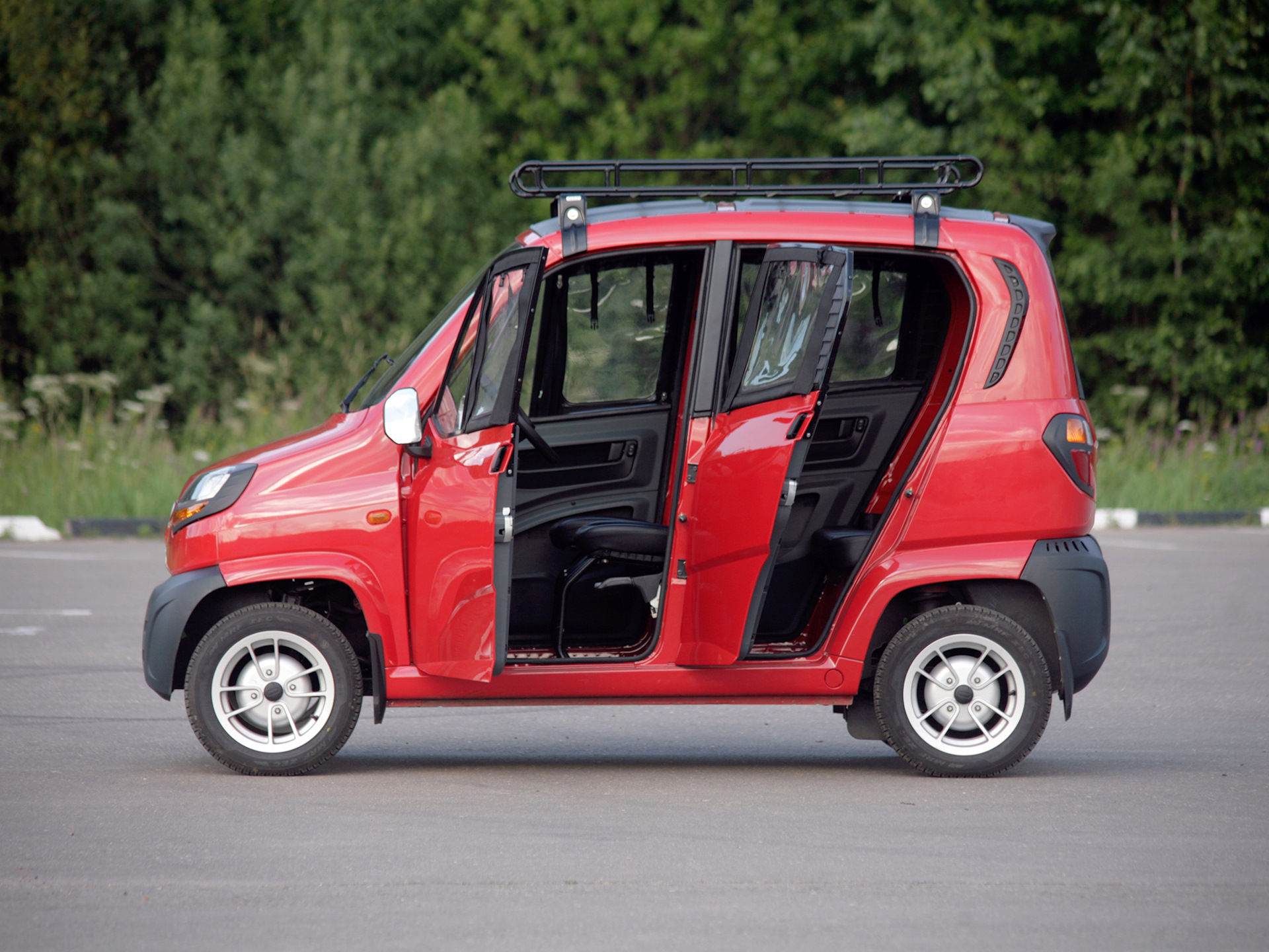 Самое лучшее самое дешевое. Индийская машина Bajaj. Bajaj Qute. Индийская малолитражка Bajaj. Машина Bajaj quite.