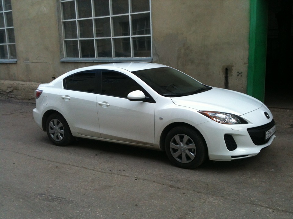 Mazda 3 2011 белая тонированная