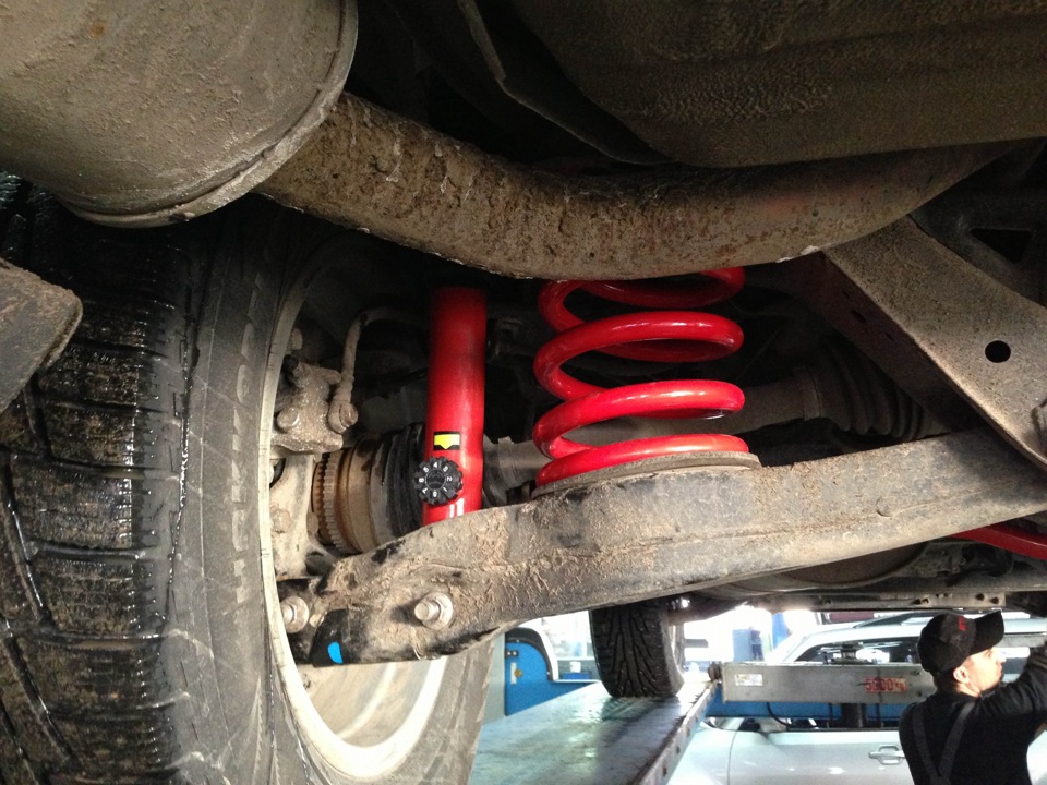 Регулировка 8 уровней, регулировать на дороге не удобно но подлезть можно — Mitsubishi Pajero (4G)