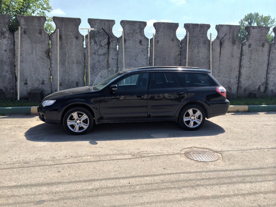 Диски subaru outback. Субару Аутбек 2007 черный. Субару Аутбек BP на дисках. Диски на Аутбек 2007. Subaru Outback bp9 диски.