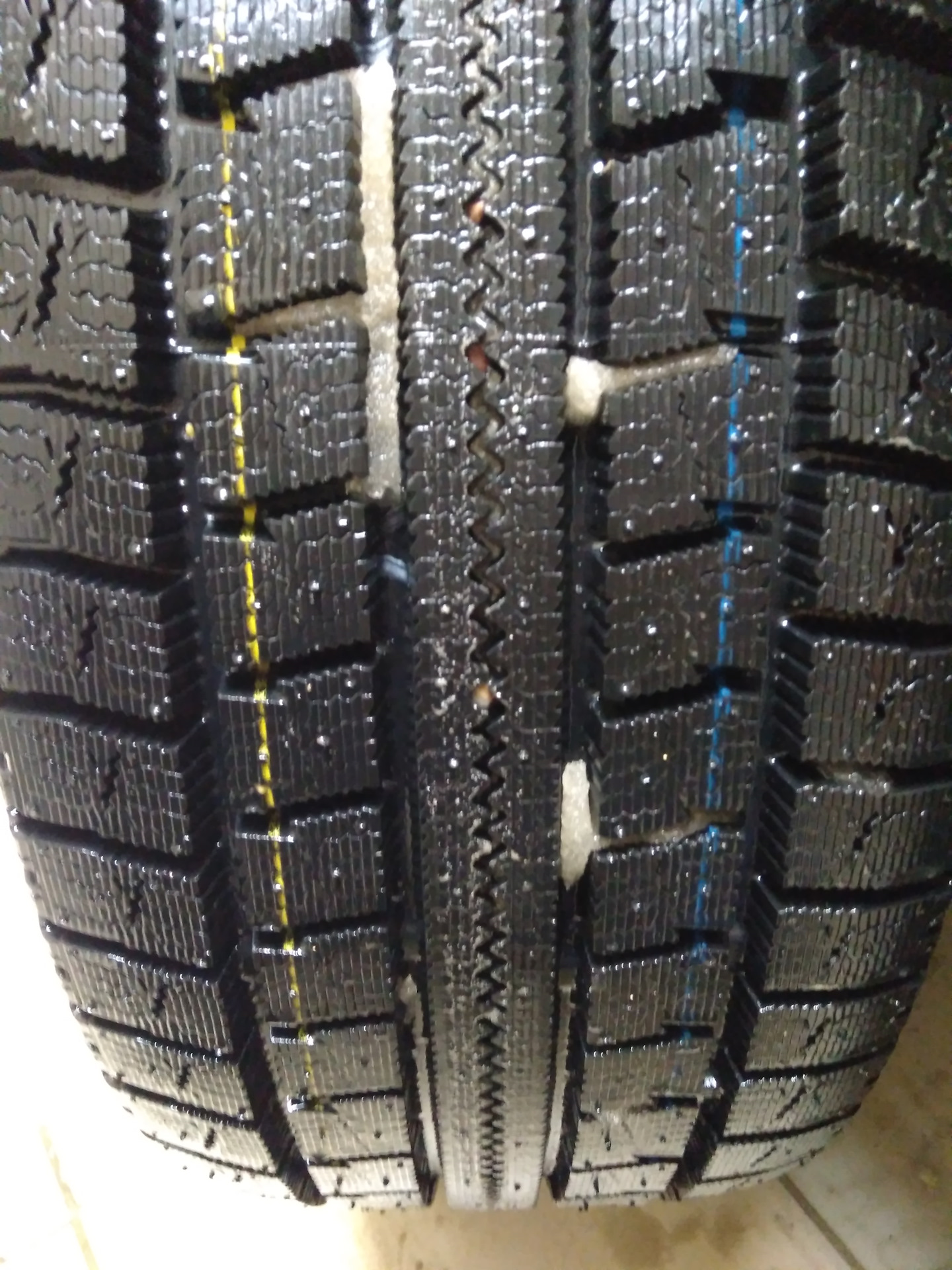 Нитто винтер. Nitto sn2 Winter. Nitto 215/50 r17 sn2. Nitto SN 2 Winter 205/55 r16. Шины Nitto sn2 2166016.