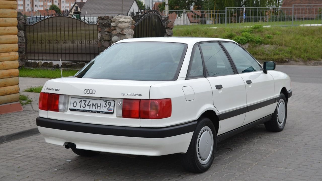 Белая 80. Audi 80 White. Ауди 80 1998 года.