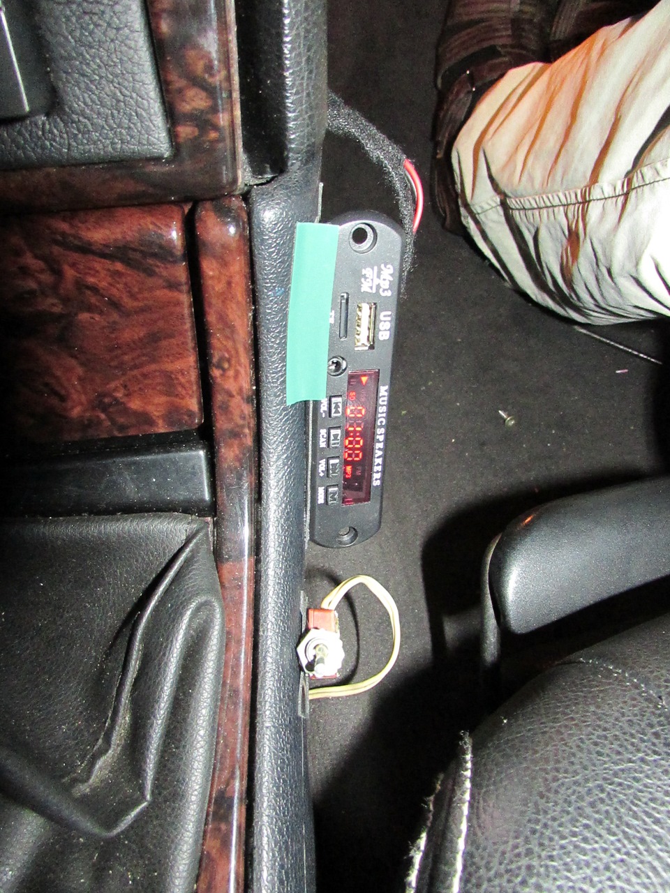 Переделка магнитолы под AUX — Ford Mondeo I, 1,8 л, 1994 года ...