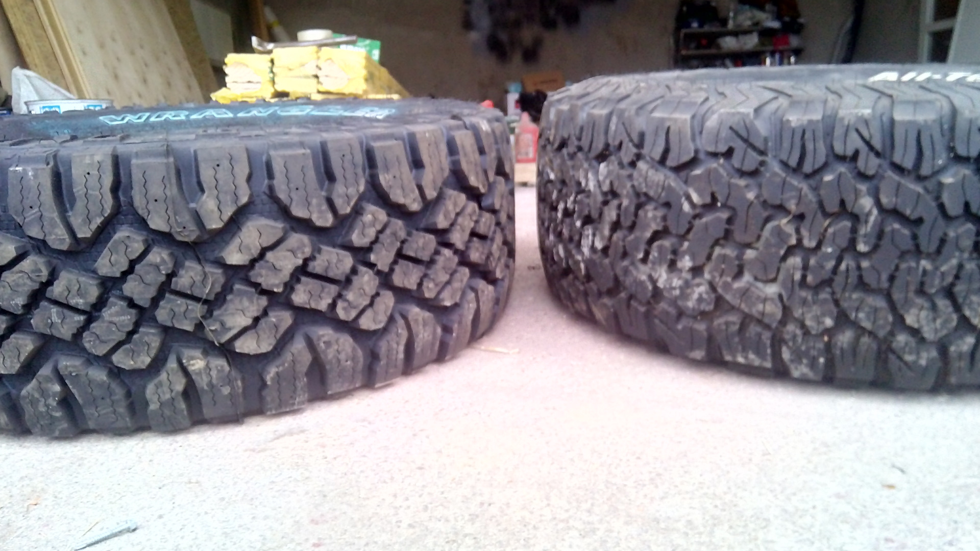 Резина 50. Goodyear all-Terrain t/a ko2. БФ гудрич Мад-террейн км2. BFGOODRICH all Terrain vs Goodyear Wrangler. BFGOODRICH ko2 износостойкость.