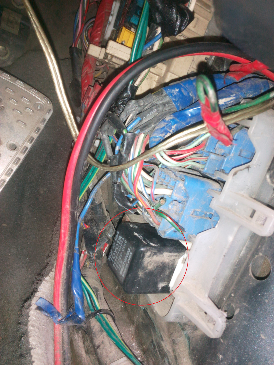 Подскажите, что за реле. Греется — Toyota Celica (180), 2 л, 1990 года ...