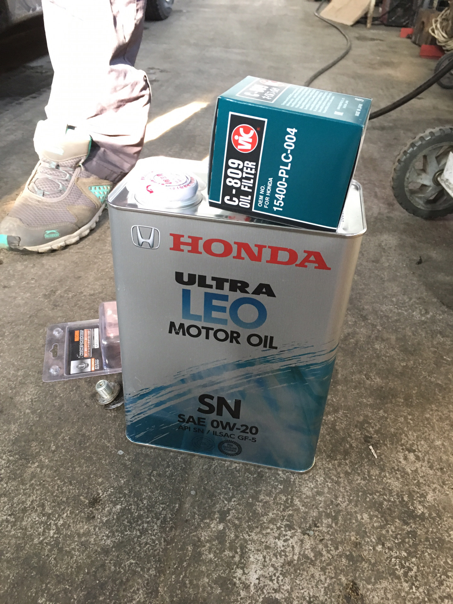 Honda fit какое масло. Хонда фит гибрид 2015 год фильтр масляный артикул. Хонда фит 2002 год масло в вариатор. Масляный фильтр Хонда фит 1.5 гибрид артикул. Масляный фильтр Хонда фит Джи ти 1.