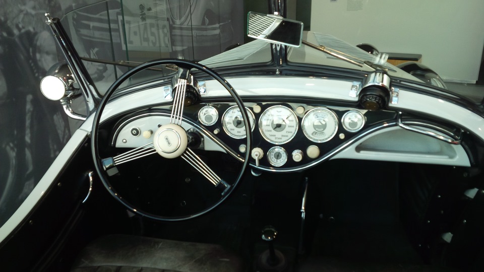 Музей Ауди в Ингольштадте — MG MGB, 1,8 л, 1973 года | путешествие | DRIVE2