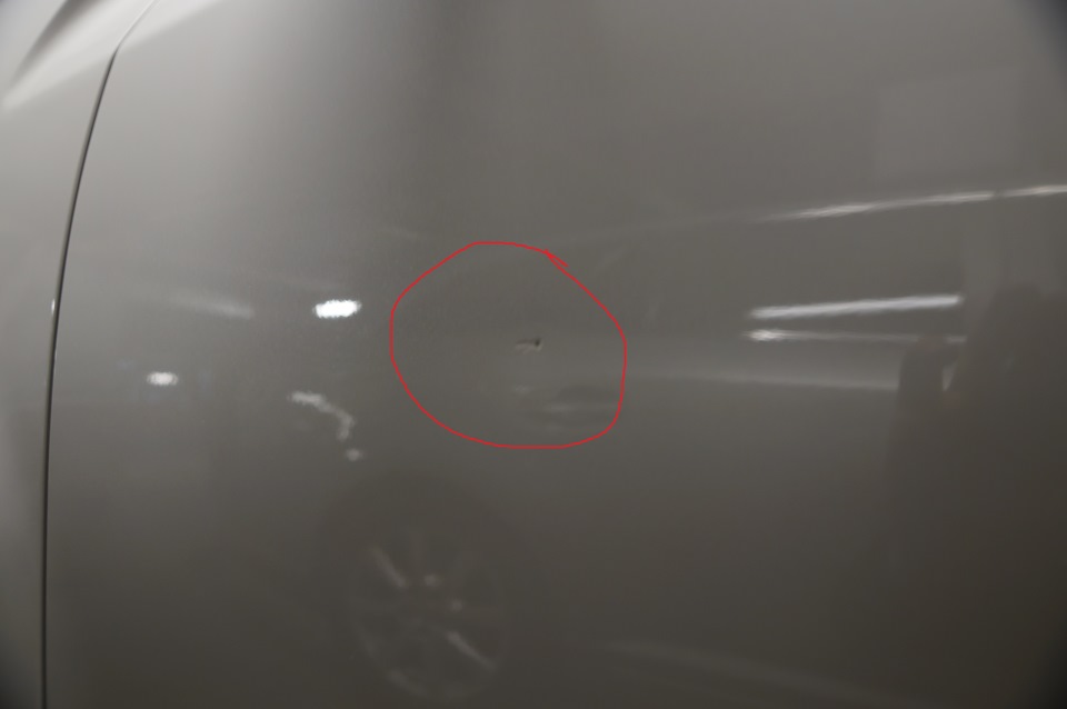 Скол на стекле. Заделка сколов на лобовом. Скол на лобовом стекле. Скол лобового стекла. Заделать скол на лобовом стекле.