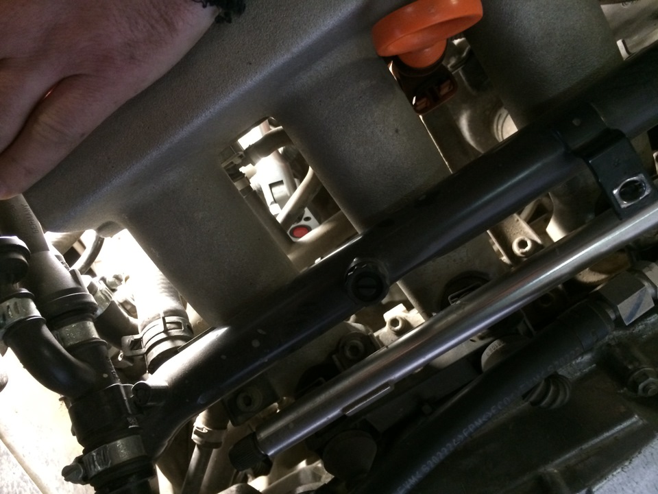 Замена термостата — Audi A4 (B7), 1,8 л, 2006 года | своими руками | DRIVE2