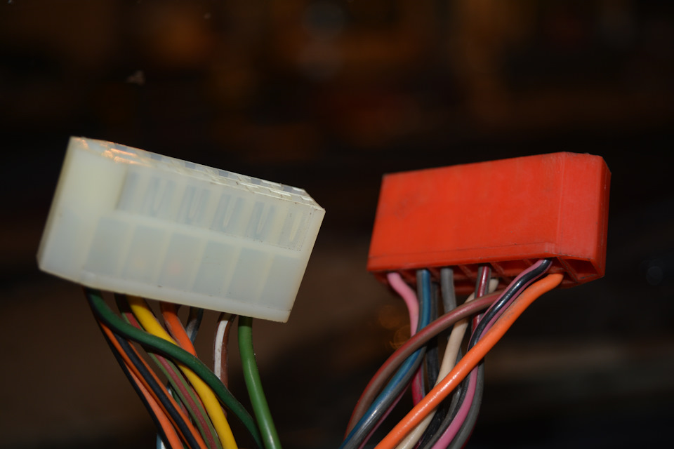 с лева будет белая фишка, с права будет красная фишка — Lada 4x4 3D