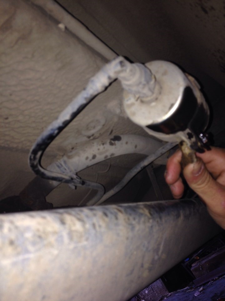 Замена топливного фильтра тонкой очистки — Lada Приора хэтчбек, 1,6 л ...