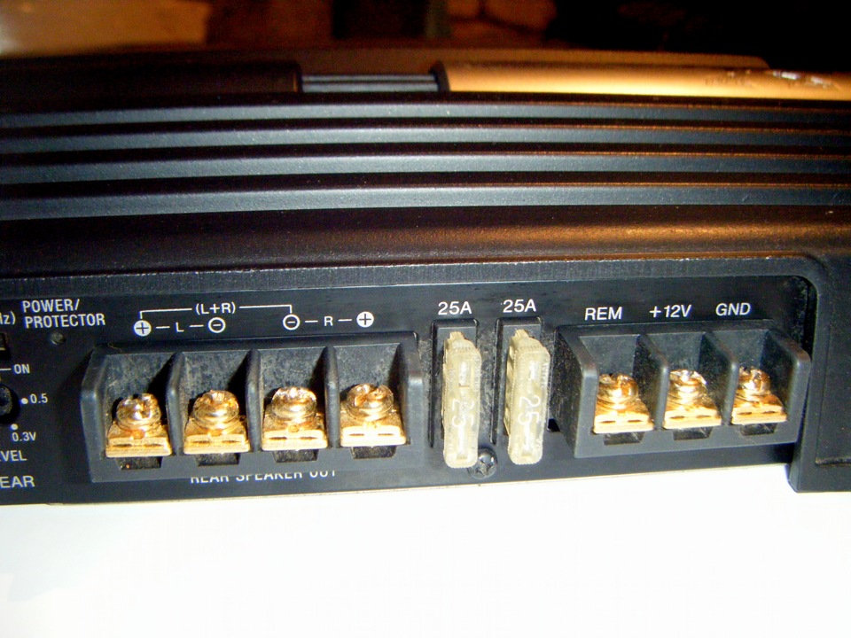 Отдам в хорошие руки усилитель SONY xplod xm-zr604 (600 watt) по