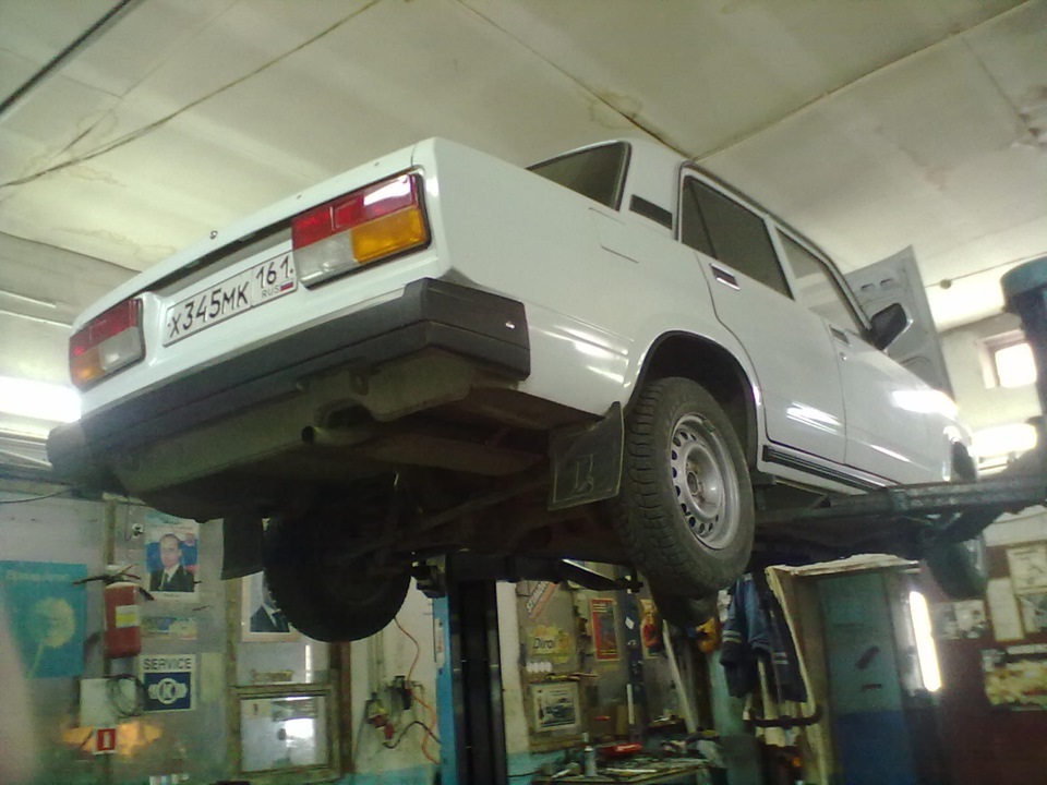 Замена клацающих крестовин и сальника входного вала КПП — Lada 2107, 1 ...