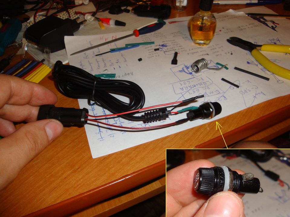 Применил держатель предохранителя (и предохранитель на 1А). — Hyundai Tucson (TL)