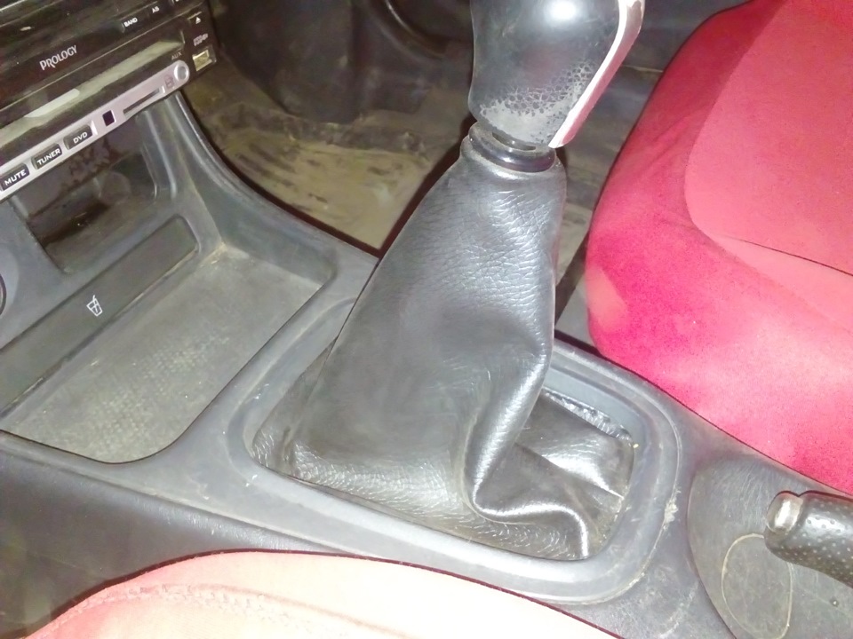 Чехол КПП — Nissan Almera II (N16), 1,5 л, 2004 года | стайлинг | DRIVE2