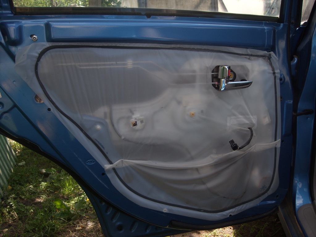 Обесшумка задних дверей — KIA Cerato (1G), 1,6 л., 2007 года ...