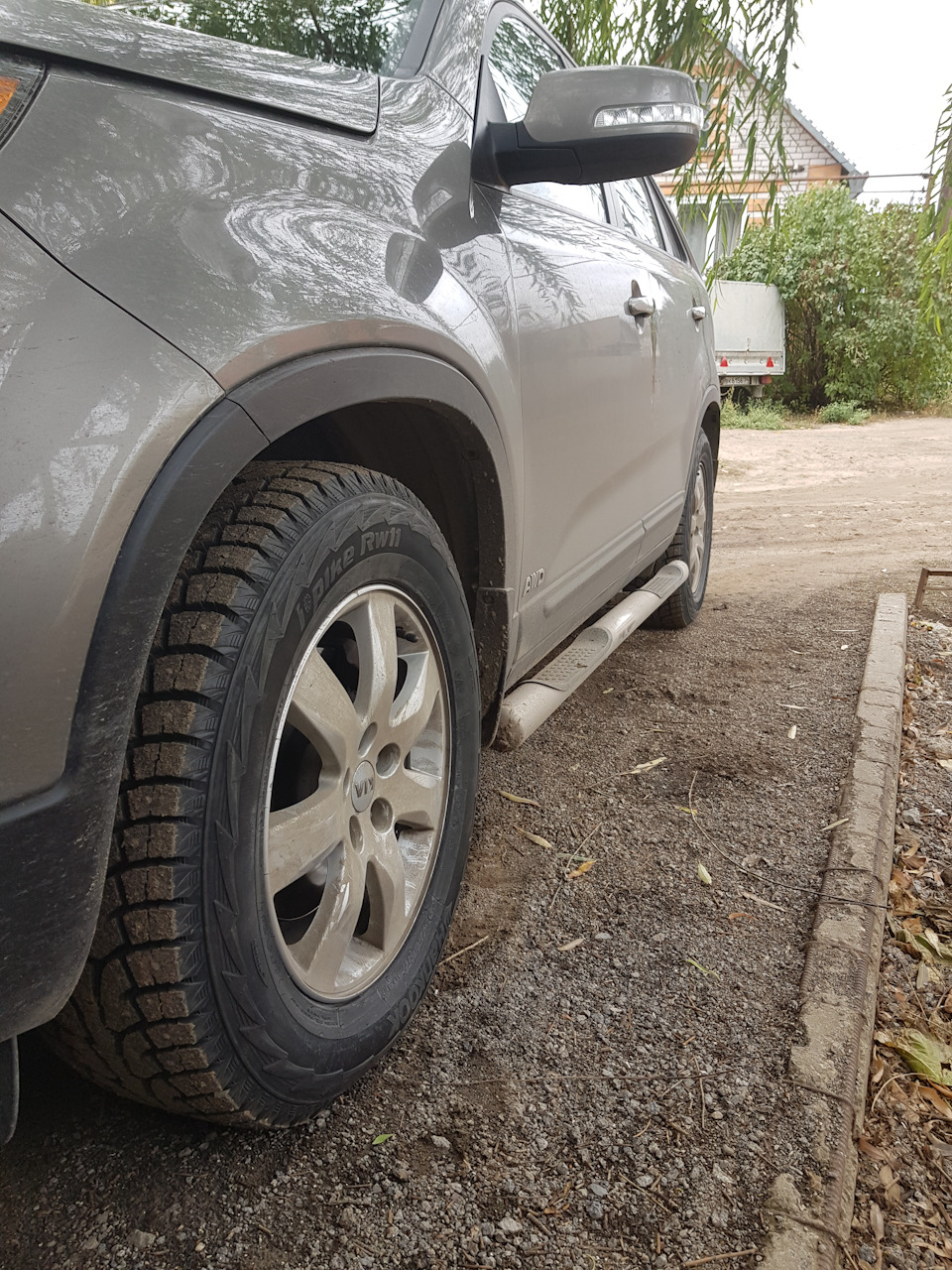 Поставил новую зимнюю резину Hankook — KIA Sorento (2G), 2,2 л, 2011