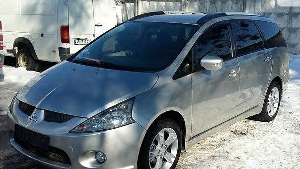 На холодную на бензине подтраивает — Mitsubishi Grandis, 2,4 л, 2008 ...