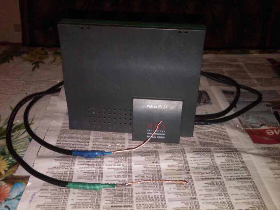 Слегка модифицировал внутренности. Вывел наружу провод + и — — Daewoo Sens