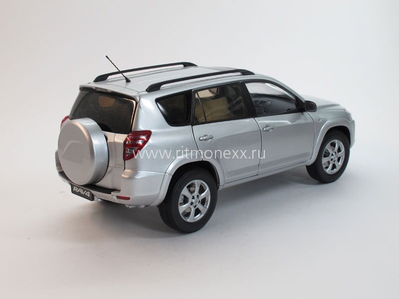 Масштабная модель RAV4 — Toyota RAV4 (III), 2 л, 2010 года