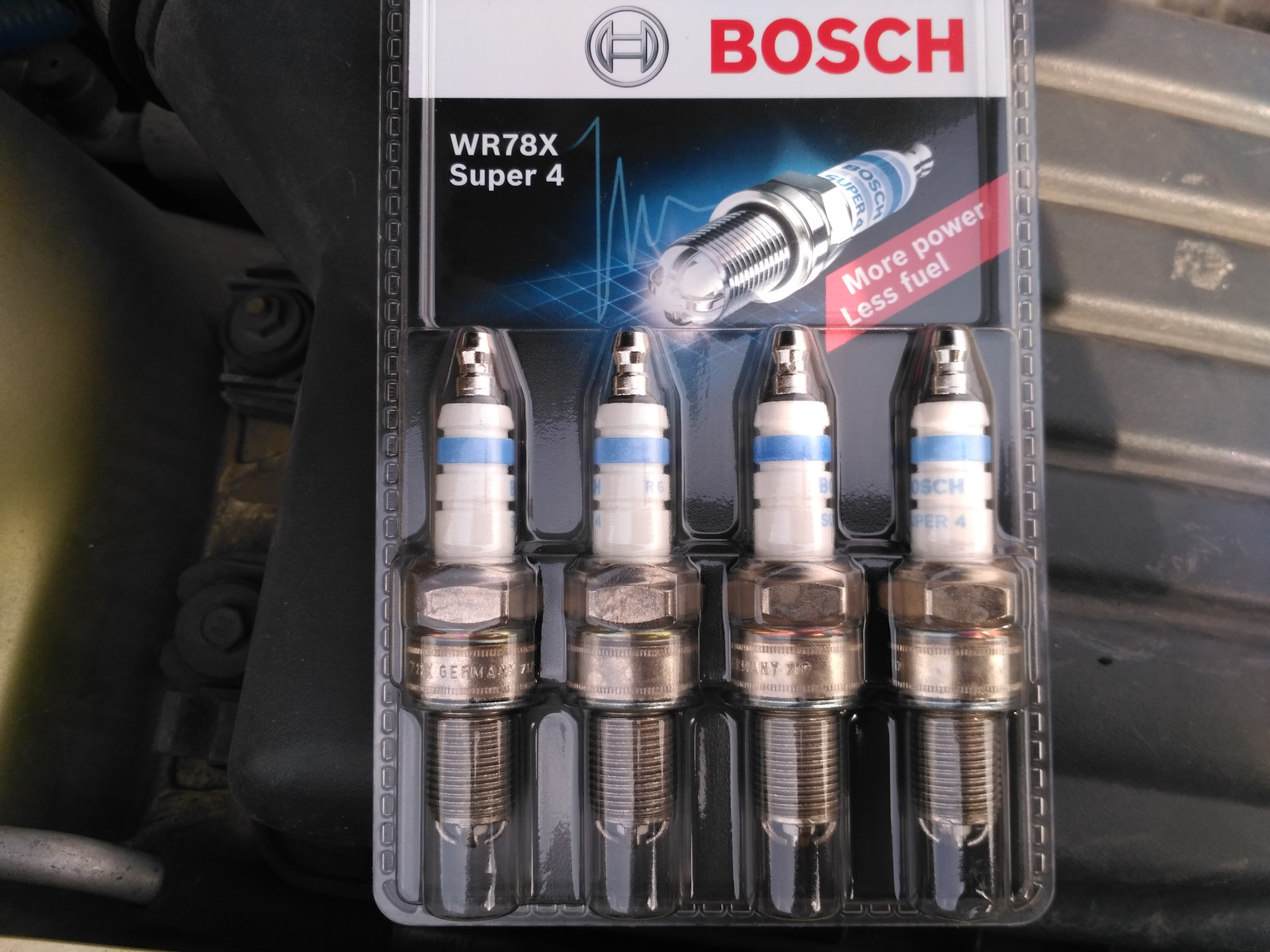 Свечи bosch 4. Bosch r6 свечи. Bosch wr78x. Свечи Bosch 504 wr78x. Свечи бош wr78 503.