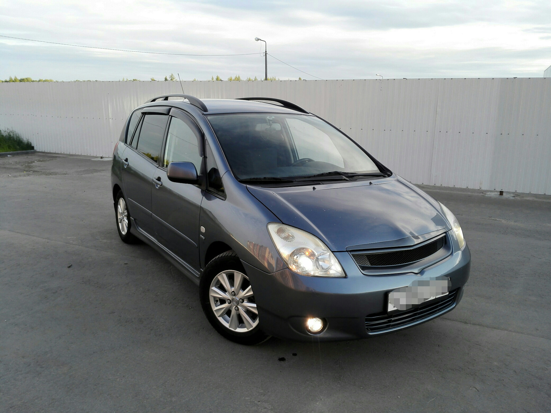 Королла версо 2003. Toyota Corolla Spacio 2003. Toyota Corolla Verso 2003. Тойота Королла Спасио 2003. Corolla Spacio 2003.