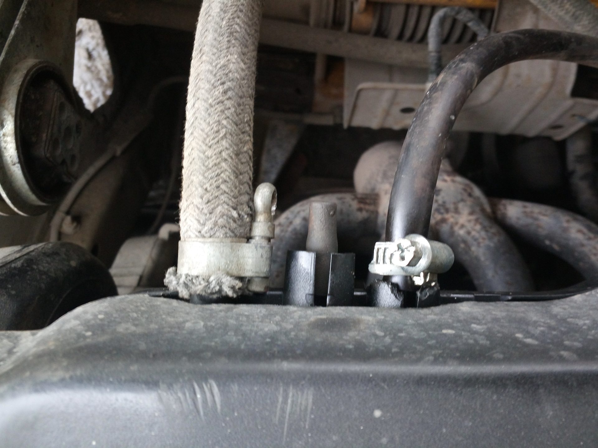 Обогрев дросселя, отсос картерных газов — Lada 21124, 1,7 л, 2006 года ...