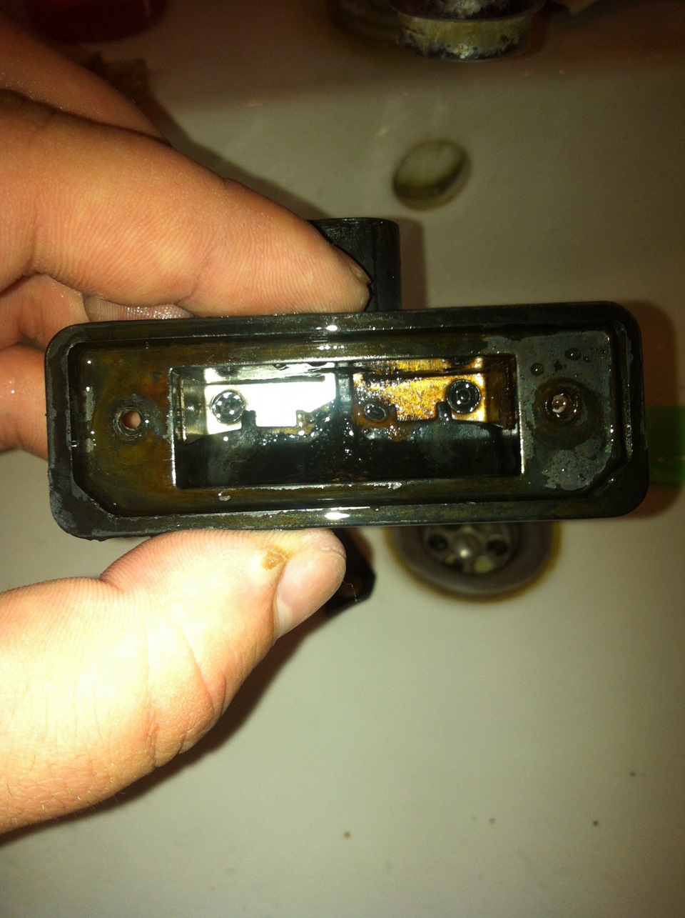 Плафон освещения номерного знака чери кимо s12. Плафон подсветки номера ваз 2109. Рамка подсветки номерного знака калина-2. Плафон подсветки номерного знака мазда 6 gh. Гольф 4 2002 подсветка заднего номера артикул.