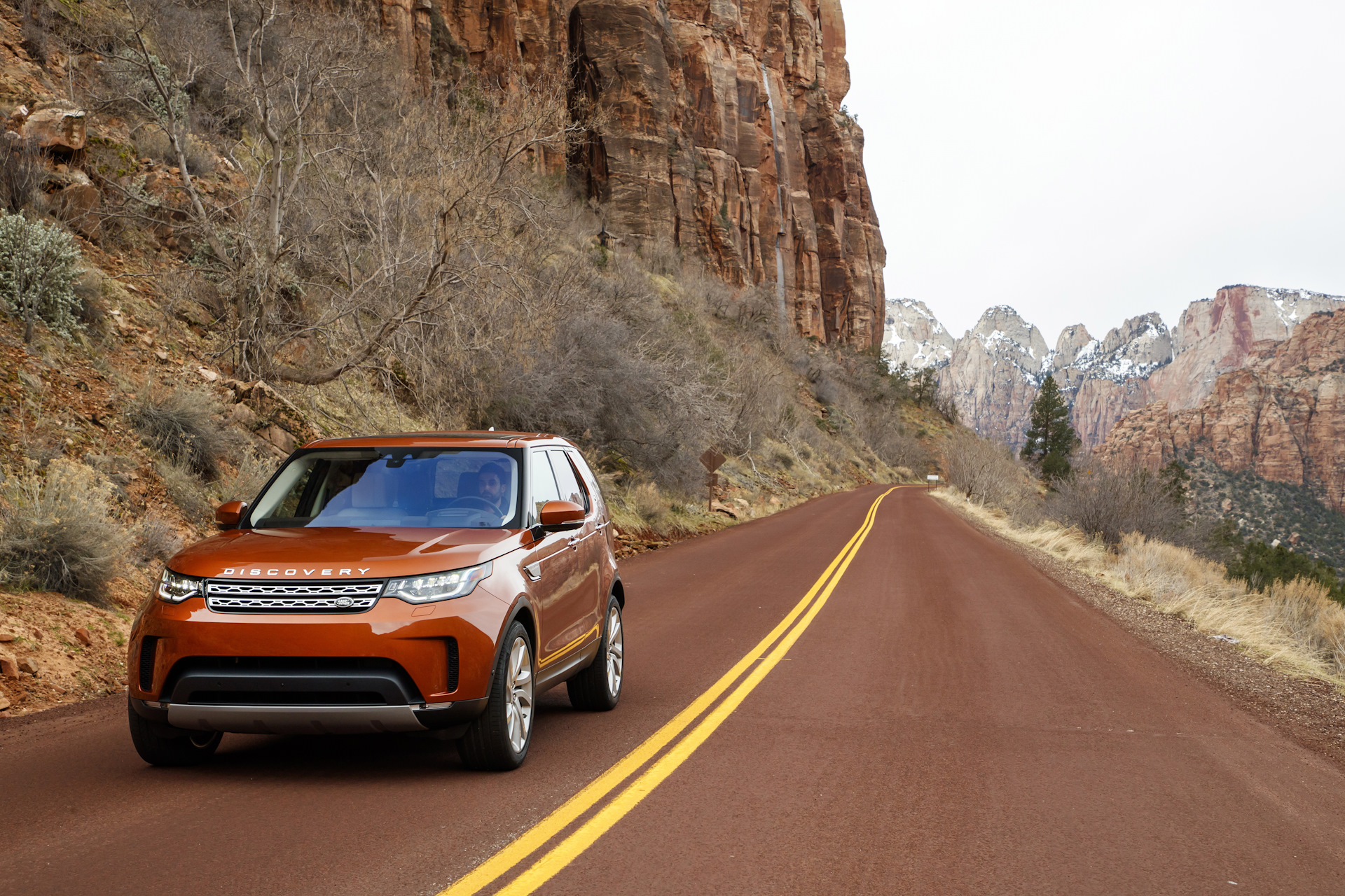 Ело дискавери. Land Rover Discovery 5. Land Rover Discovery 5 Namib Orange. Land Rover Discovery Namib Orange. Land Rover Discovery 5 HSE.
