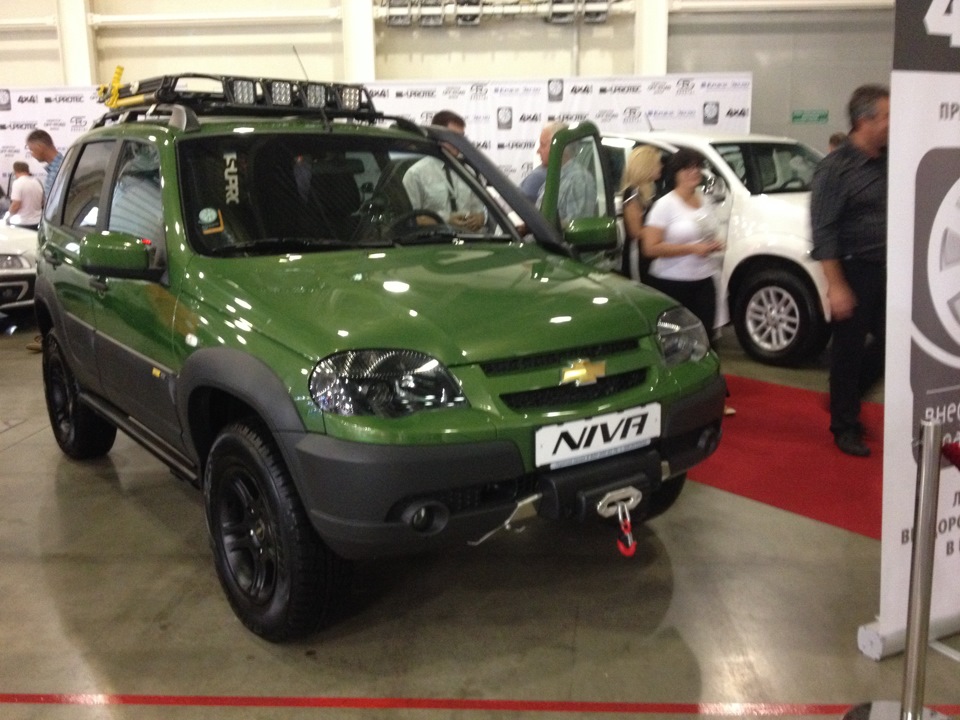 Нива шевроле цвета. Нива Шевроле Special Edition. Шевроле Нива 2021 зеленая. GM АВТОВАЗ Chevrolet Niva.