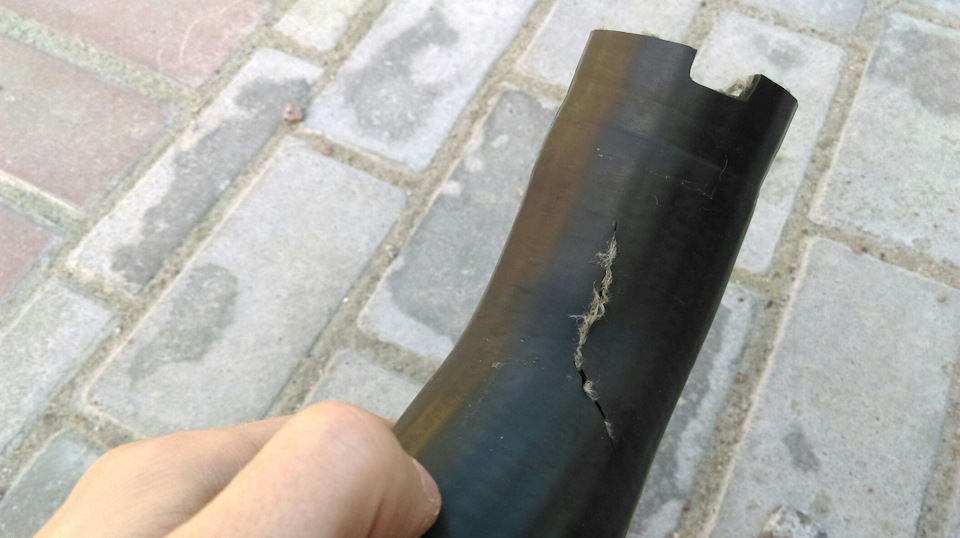 Патрубок от турбины к интеркулеру лопнул, колхозим — Opel Zafira A, 2 л ...