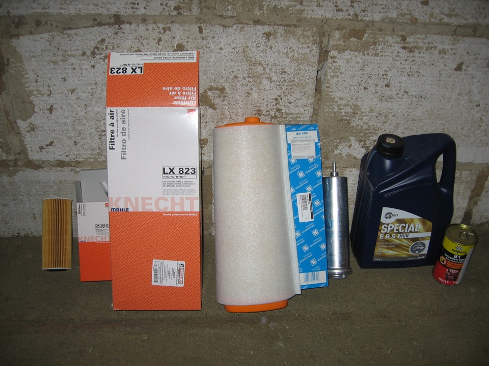 весь наборчик — BMW 5 series (E60). Запчасти на фото: LX823