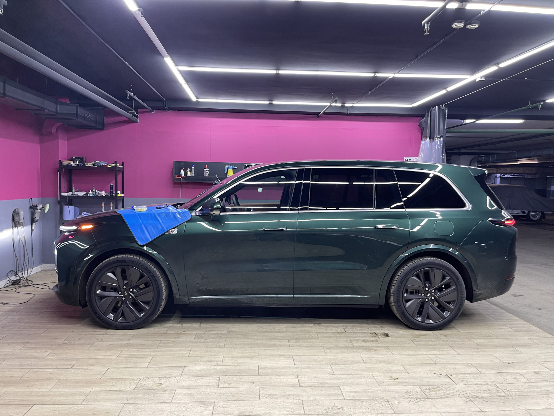 Удаление скола на лобовом стекле — Li Auto Li L9, 2023 года | визит на ...