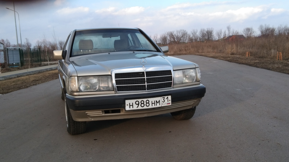 Mercedes-Benz 190 (W201) Моделька из детства :-)