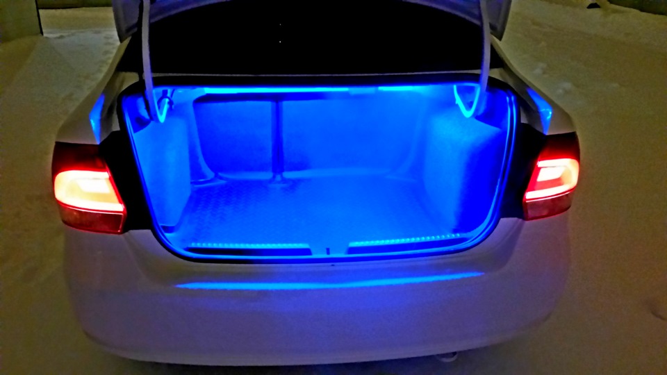 Шкода подсветка багажника. Подсветка багажника поло седан. Подсветка багажника Мазда 3 БК. Подсветка багажника поло седан 2015. Подсветка багажника версо.