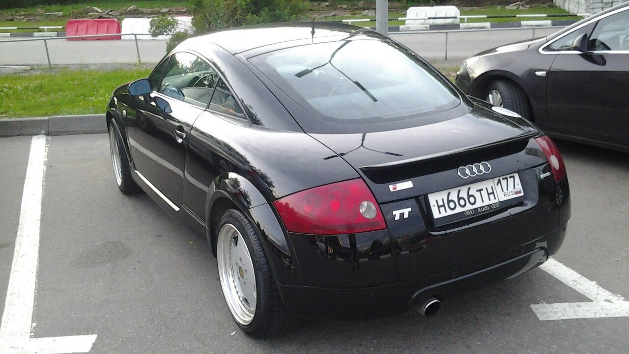 987 регион. Ауди тт2 8g. Ауди ТТ 2000 сзади. Audi TT 2000 Race. Ауди ТТ 2000 черная сзади.