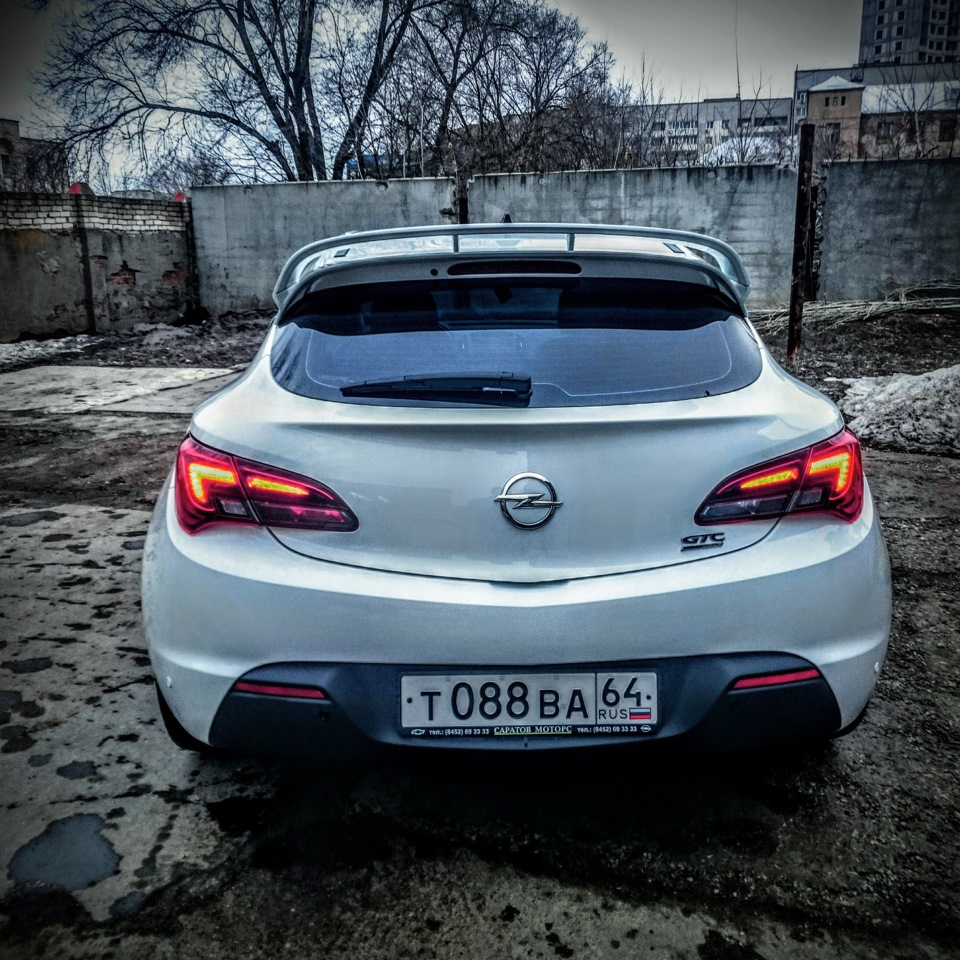 Opel Astra GTC OPC Р±РµР»С‹Р№